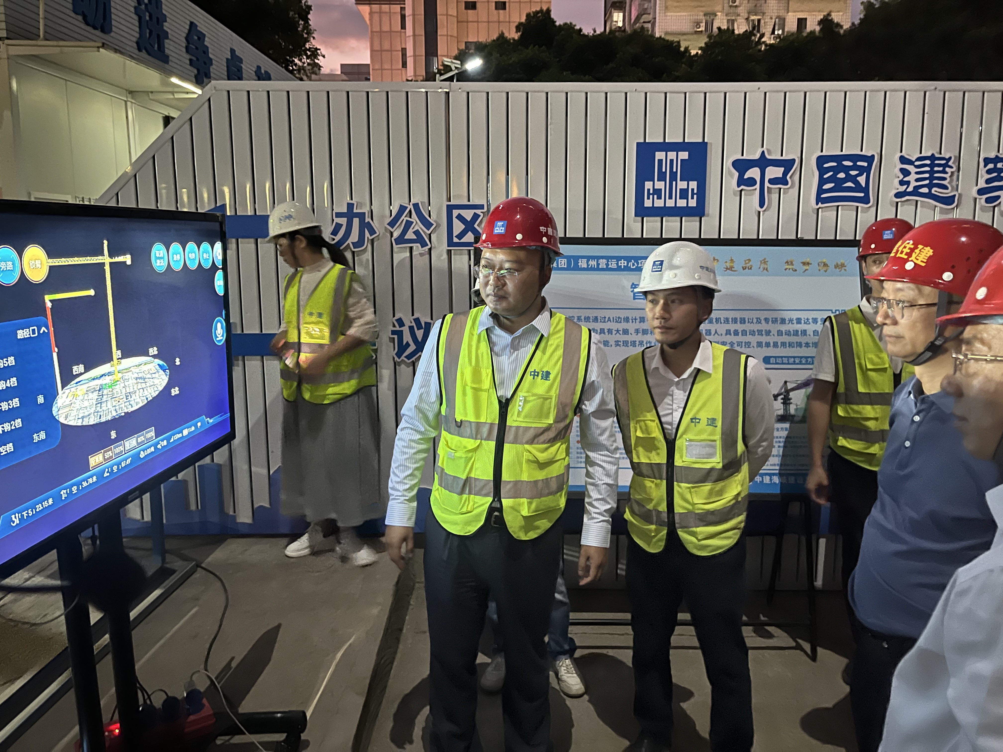 向“興”而行 智造未來 騰暉無人塔吊落地中建海峽興業(yè)銀行（集團(tuán)）福州營運(yùn)中心項目